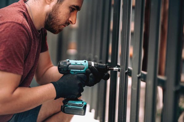 Installation de clôture : conseils et astuces pour un projet réussi