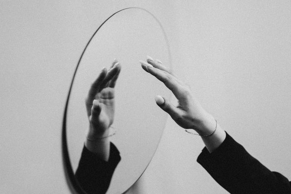 Miroir sur mesure: Créez l'illusion parfaite avec nos solutions personnalisées et conseils d'experts